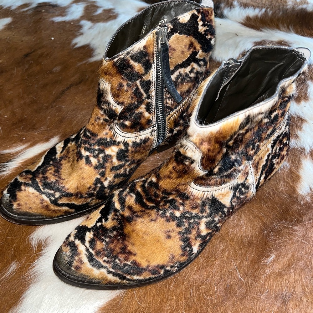 🔥 Golden Goose Animal Print Ankle Boots